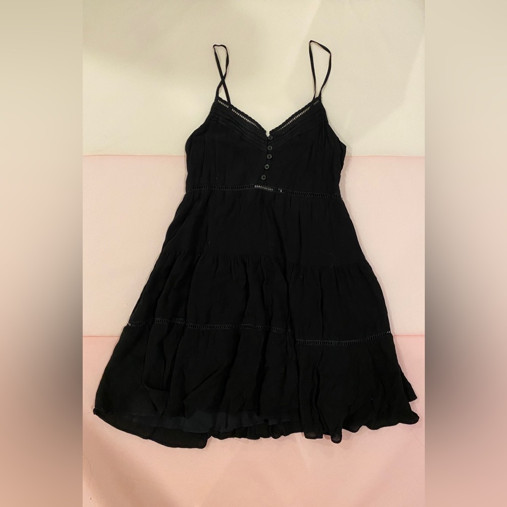 Kimchi and blue urban outfitters pansy tiered black summer mini dress size 2 - Picture 2 of 5